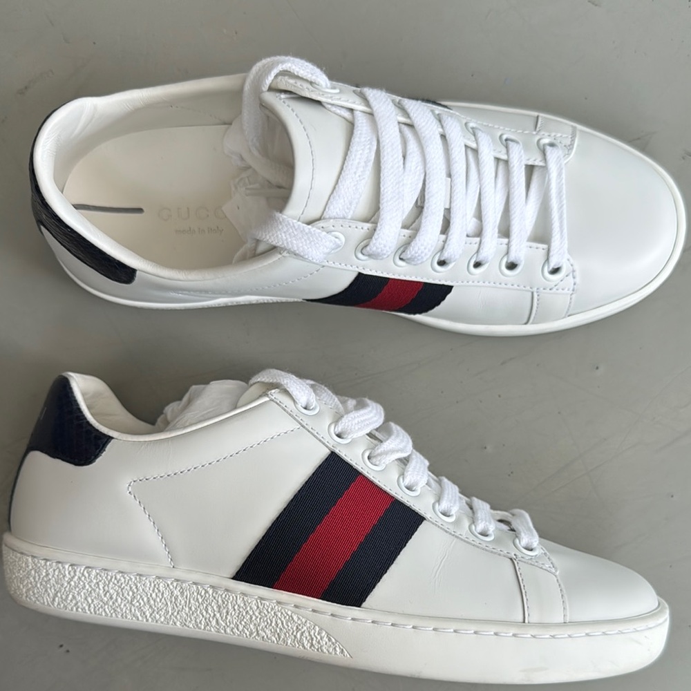 Authentic Gucci Women's New Ace Logo-Embroidered Leather Sneakers 34.5